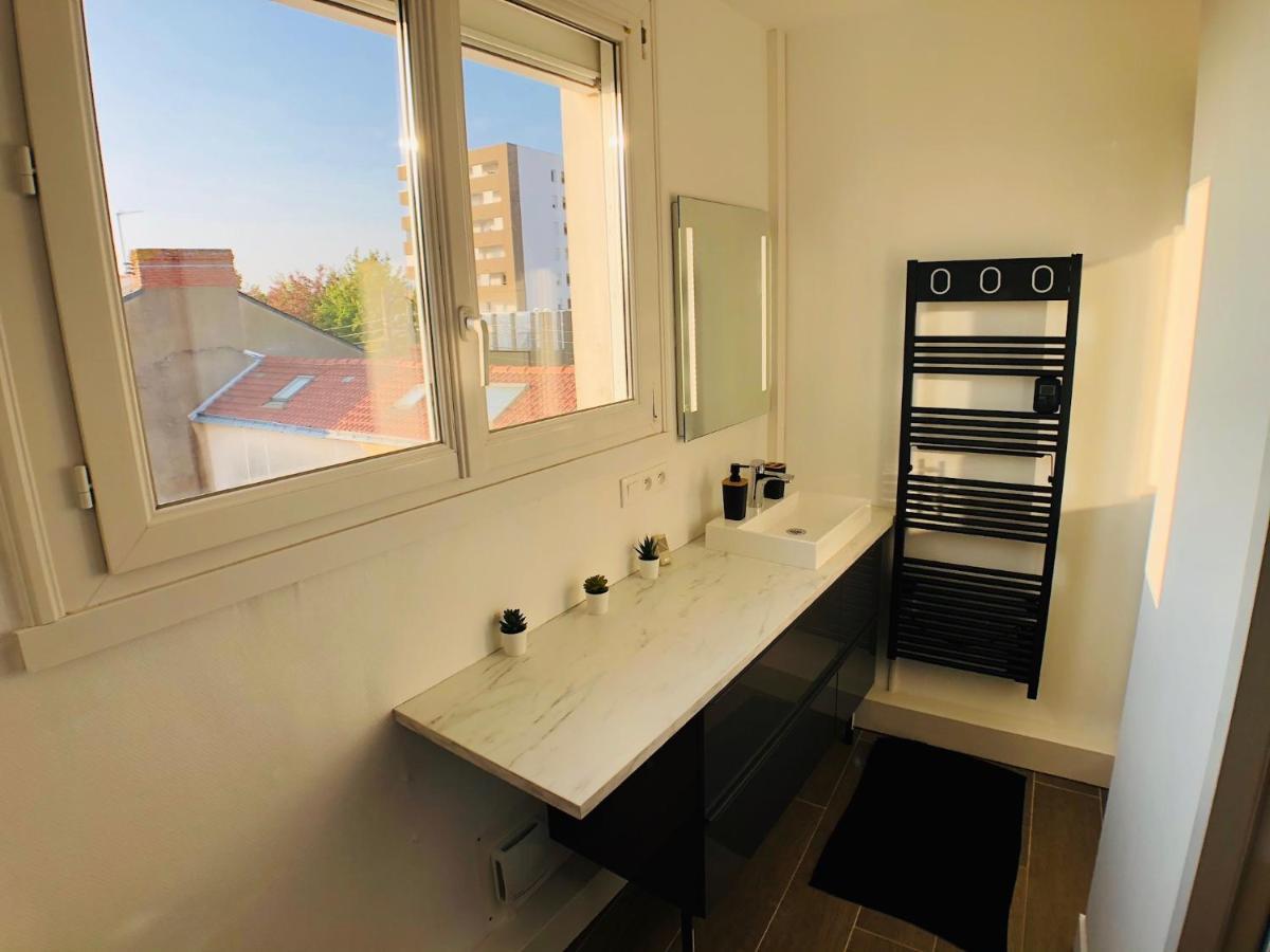 Charmant Appartement 1-4 Personnes, Proche Centre Avec Parking ナント エクステリア 写真